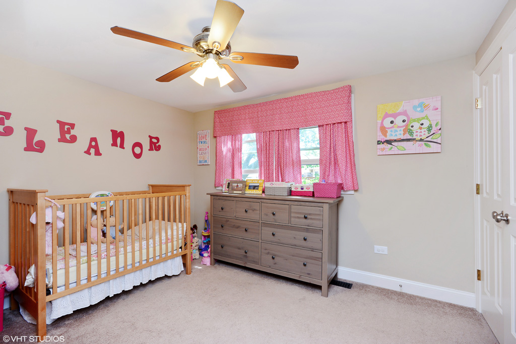 Contact Lou Zucaro at 312.907.4085 or lou.zucaro@bairdwarner.com to set up a private showing today!