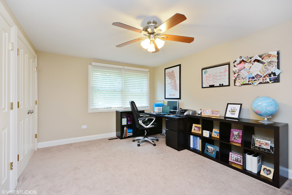 Contact Lou Zucaro at 312.907.4085 or lou.zucaro@bairdwarner.com to set up a private showing today!