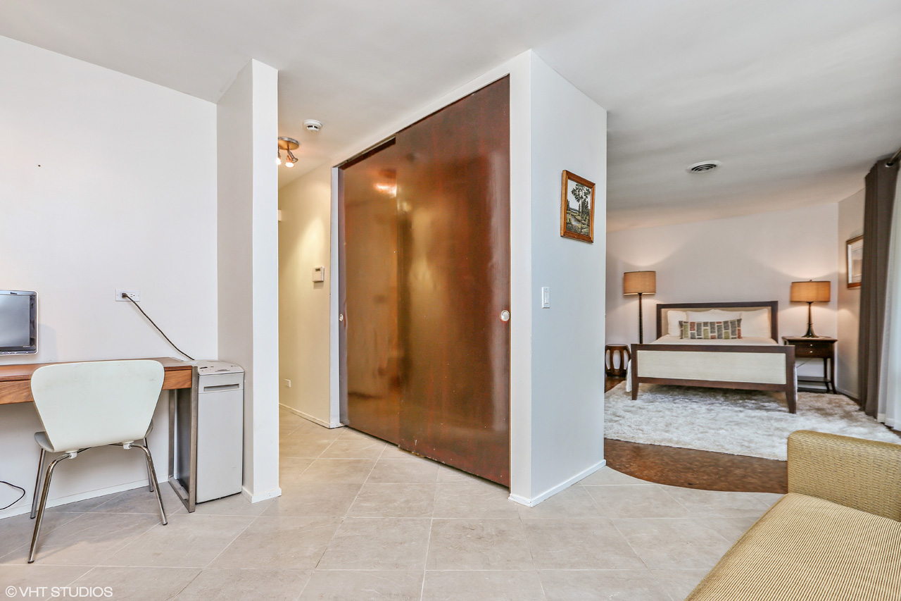 Call Lou Zucaro at 312.907.4085 to arrange a private showing