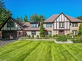 Contact Lou Zucaro of Baird & Warner at 312.907.4085 or lou.zucaro@bairdwarner.com to arrange a private showing today!