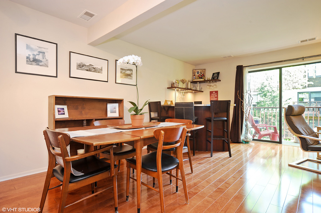 Contact Lou Zucaro at 312.907.4085 or lou.zucaro@bairdwarner.com today to arrange a private showing.