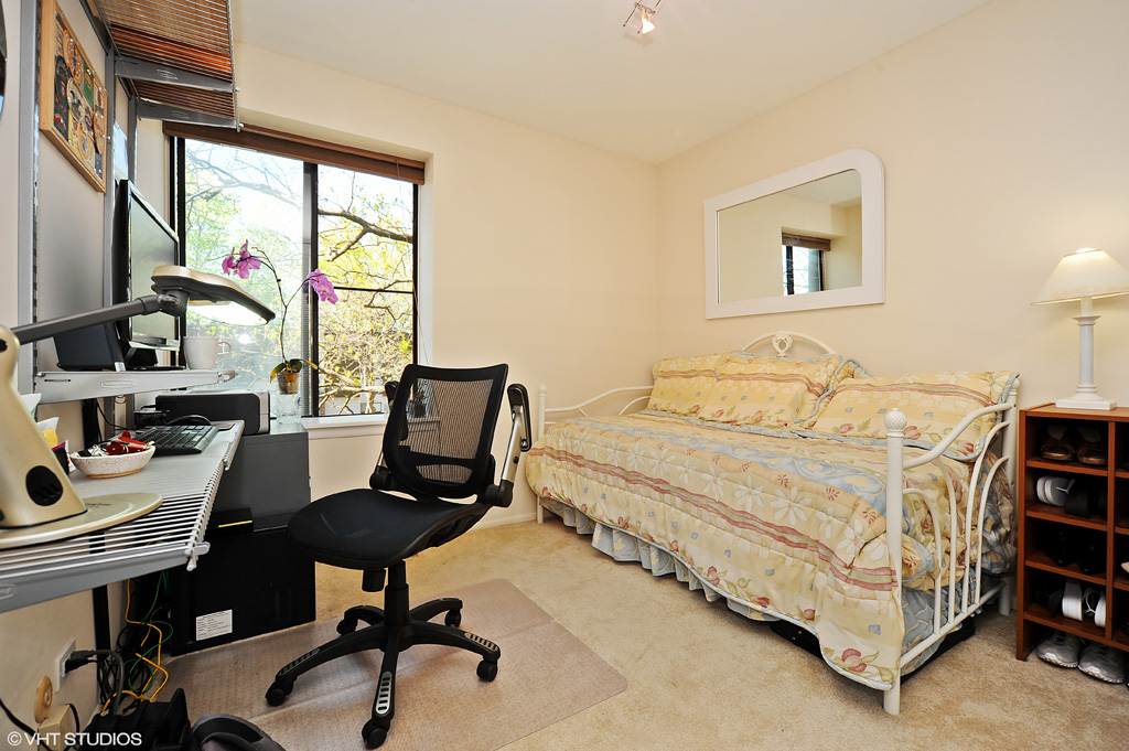 Contact Lou Zucaro at 312.907.4085 or lou.zucaro@bairdwarner.com today to arrange a private showing.