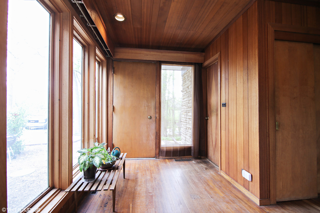 Contact Lou Zucaro at 312.907.4085 or lou.zucaro@bairdwarner.com today to arrange for a private showing.
