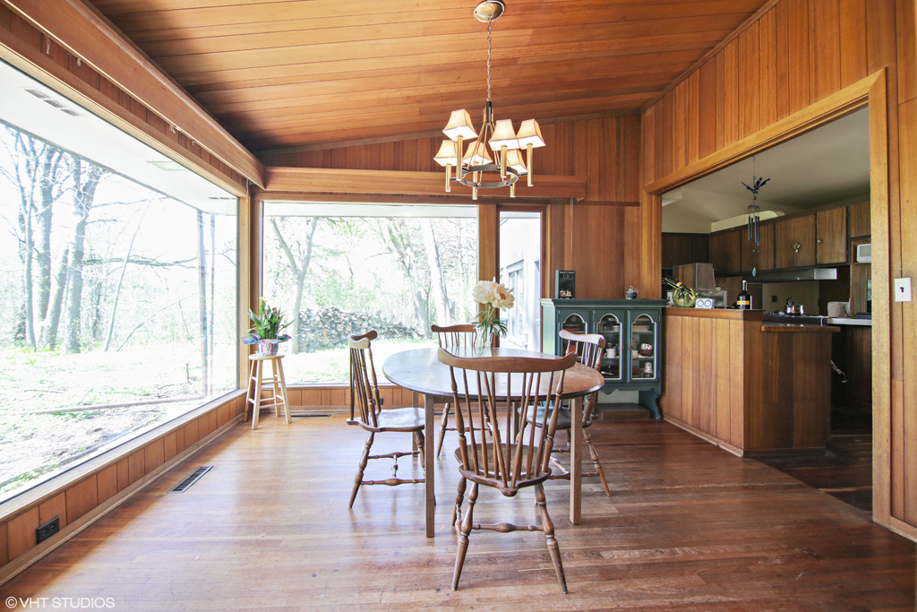Contact Lou Zucaro at 312.907.4085 or lou.zucaro@bairdwarner.com today to arrange for a private showing.