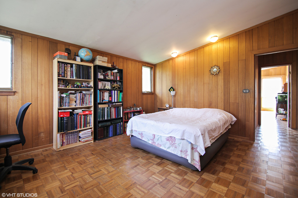 Contact Lou Zucaro at 312.907.4085 or lou.zucaro@bairdwarner.com today to arrange for a private showing.