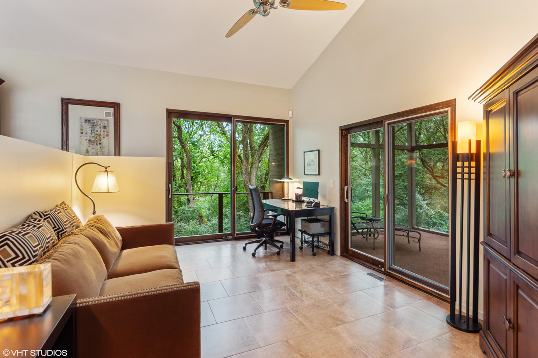 To schedule a private showing, call Lou Zucaro at 312.907.4085 or send an email to lou@modernil.com