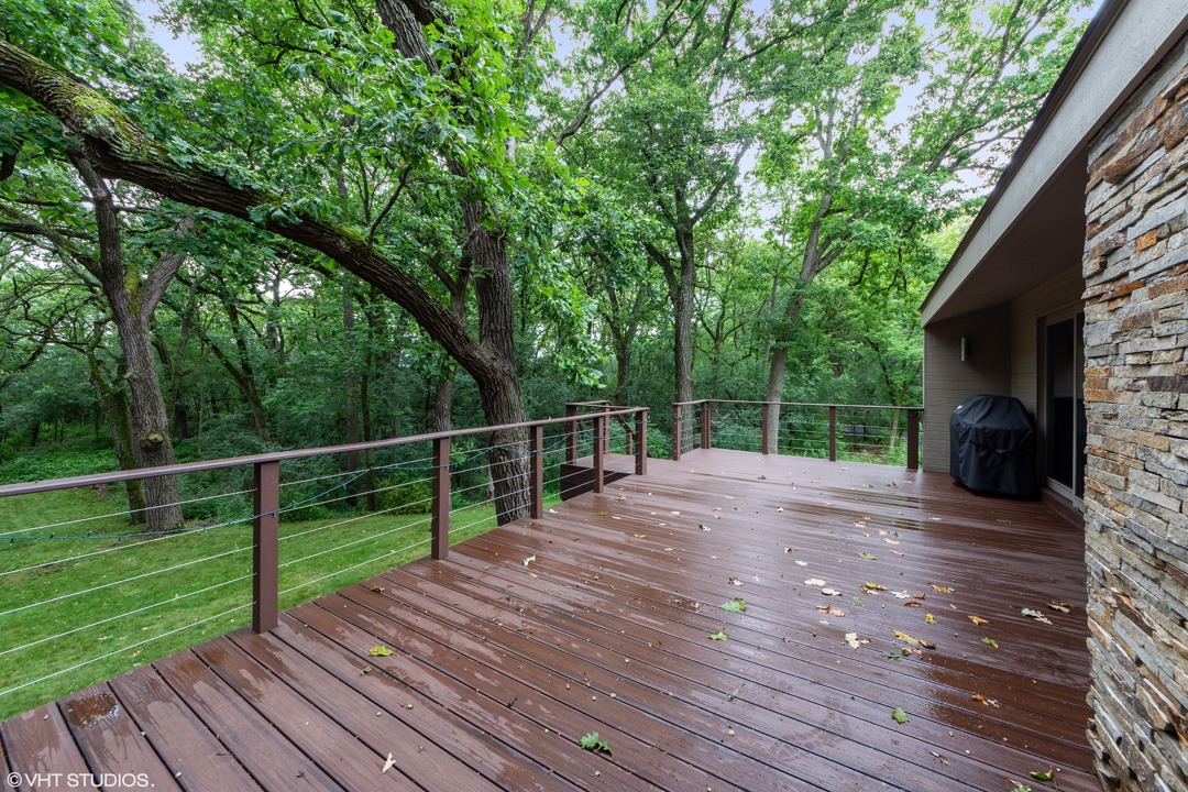 To schedule a private showing, call Lou Zucaro at 312.907.4085 or send an email to lou@modernil.com